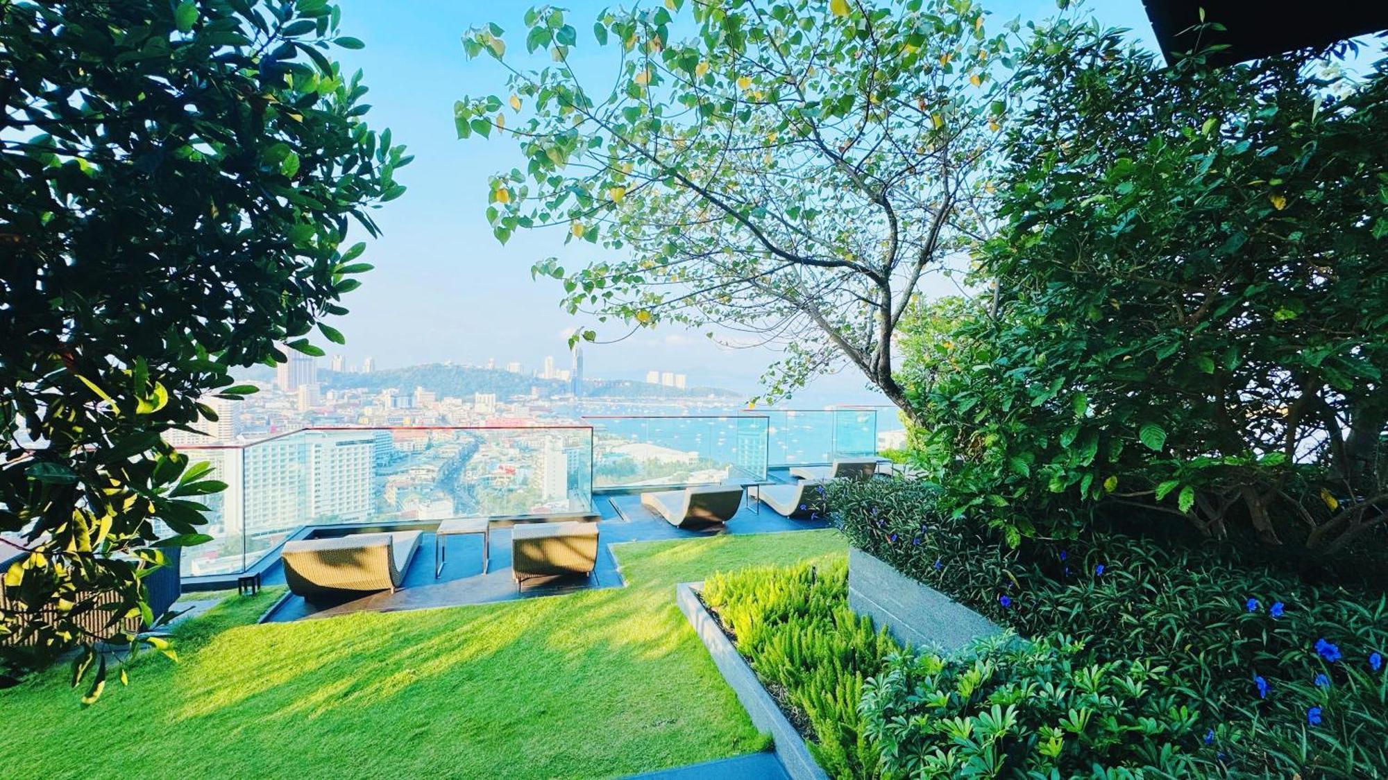 The Edge Central Holiday Inn New Pattaya Extérieur photo