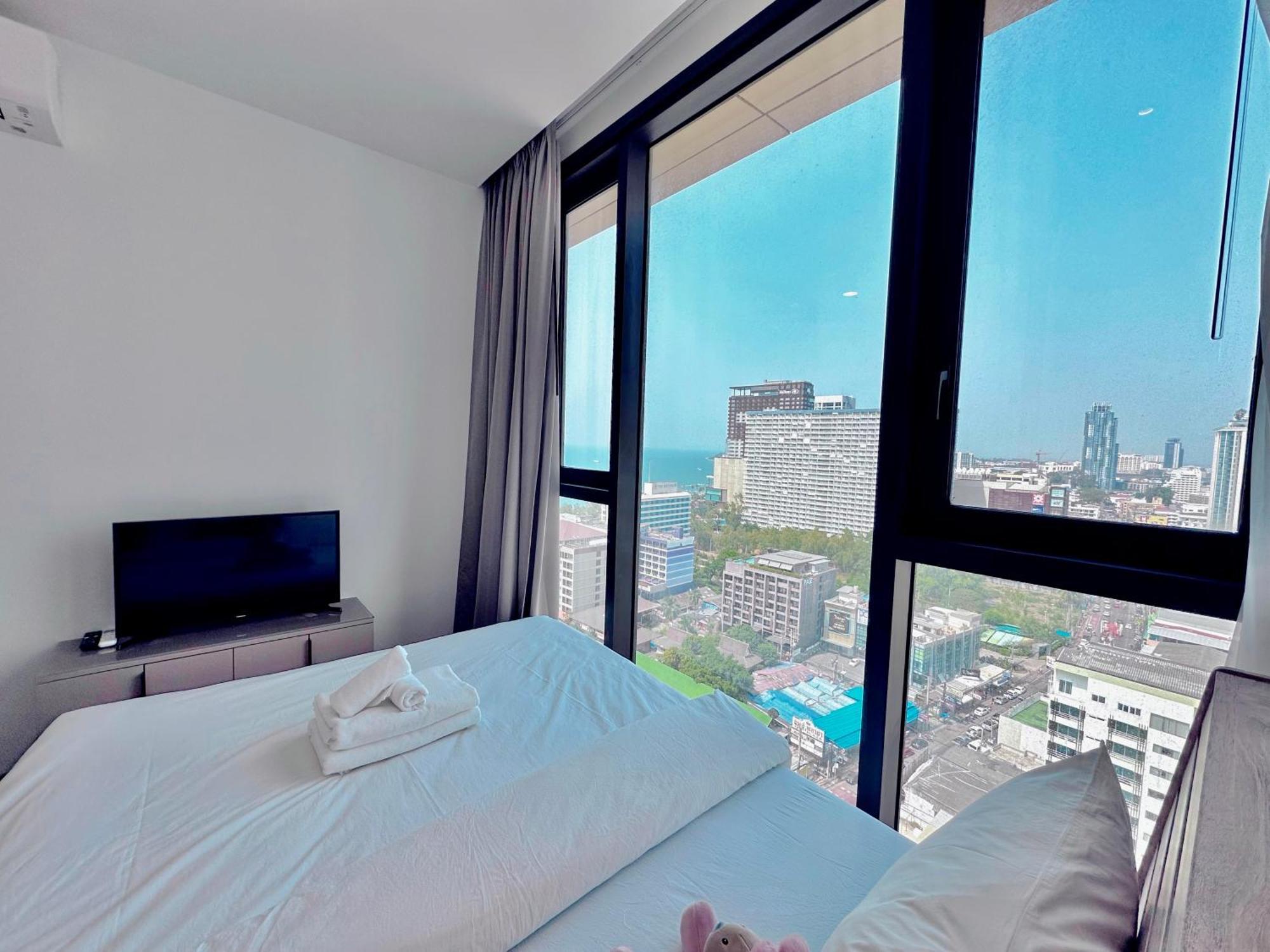 The Edge Central Holiday Inn New Pattaya Extérieur photo
