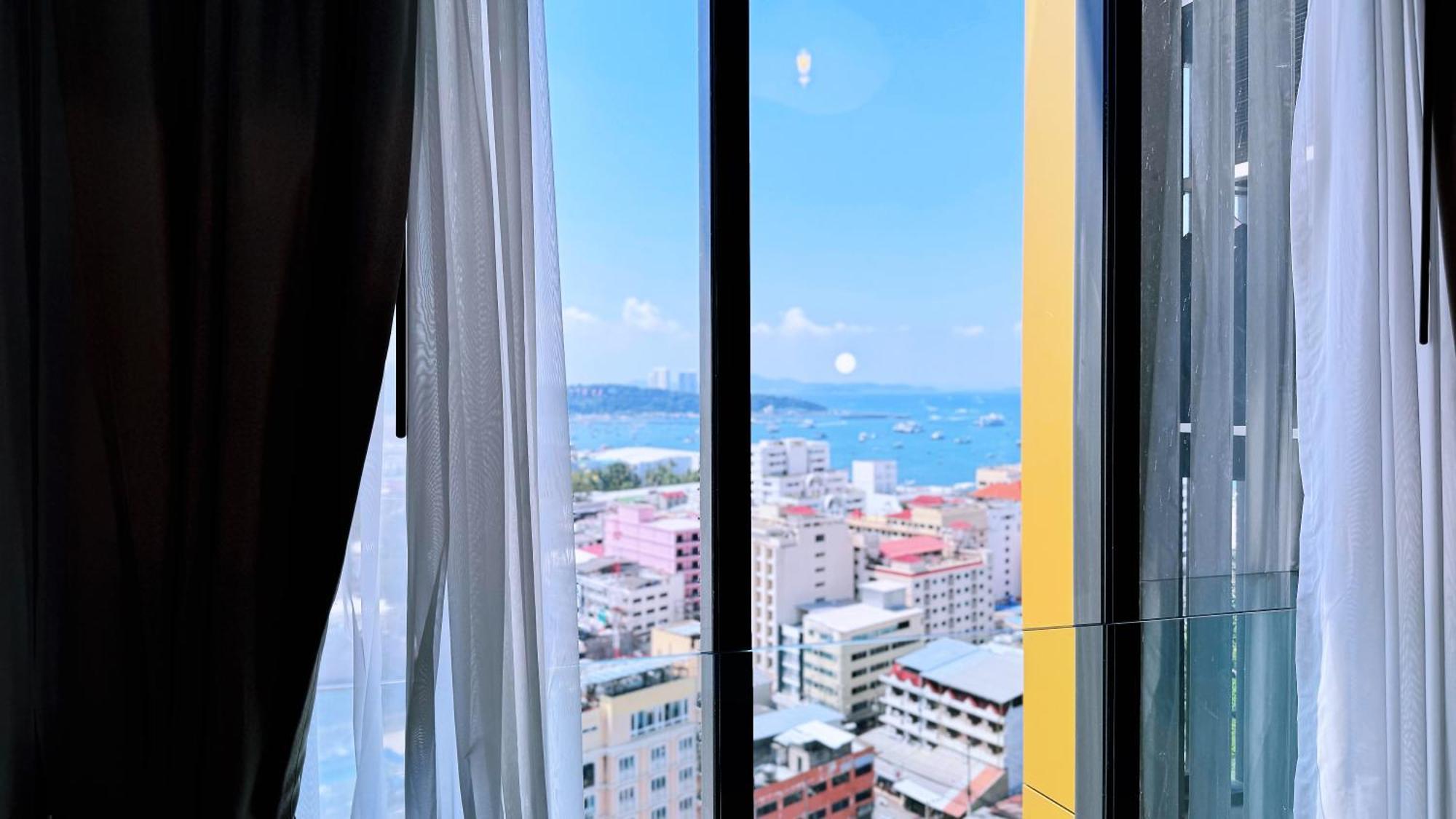 The Edge Central Holiday Inn New Pattaya Extérieur photo